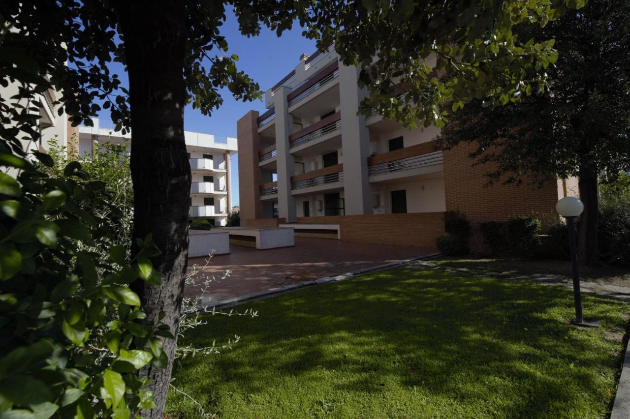 Le Residenze Di Santa Costanza - Mirto/Corbezzolo Aparthotel San Vincenzo Exteriör bild