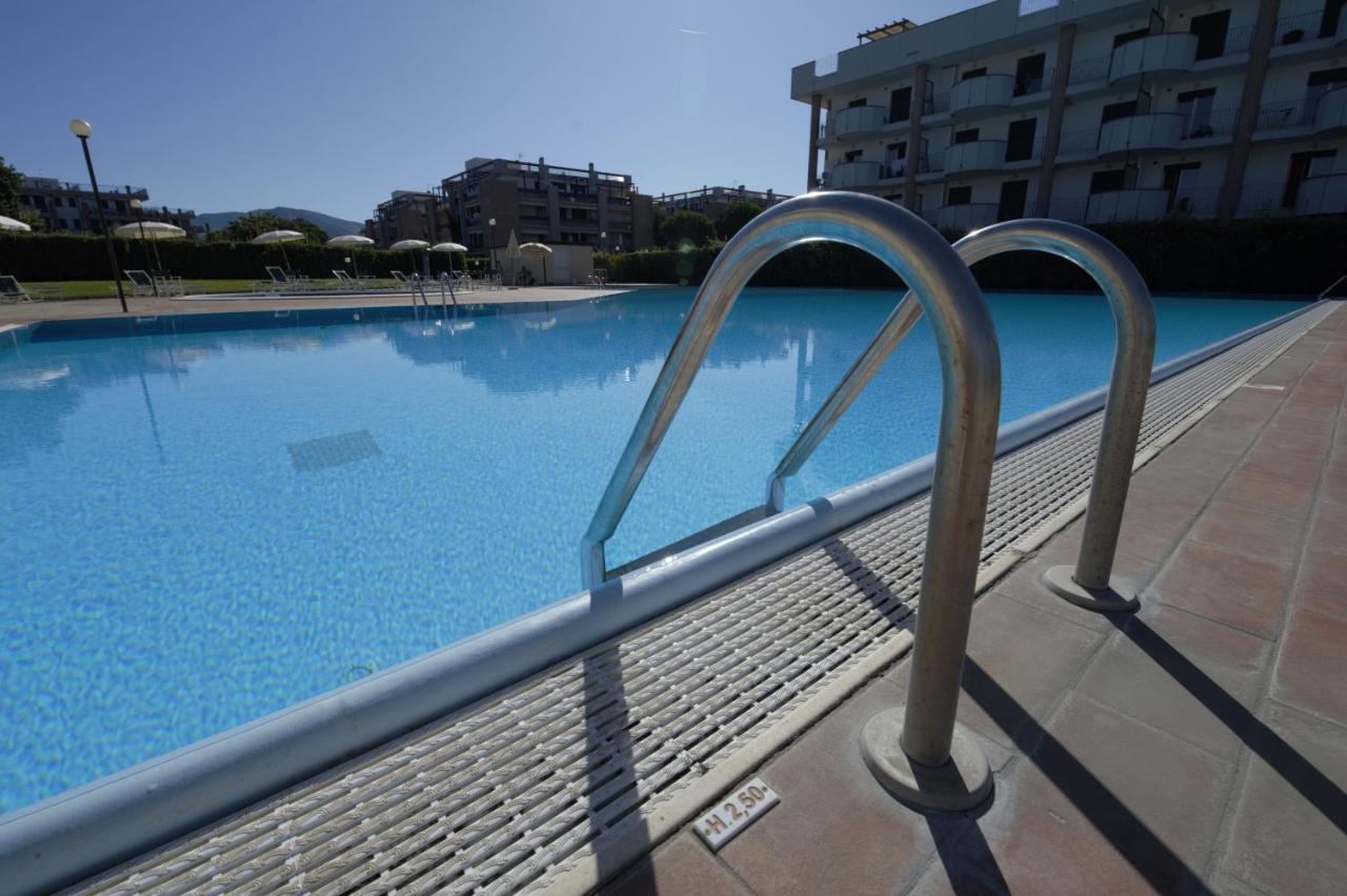 Le Residenze Di Santa Costanza - Mirto/Corbezzolo Aparthotel San Vincenzo Exteriör bild